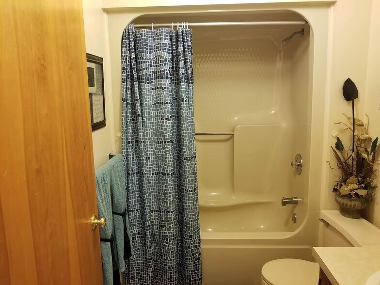 Building Photo - 21 Rosemont Ct