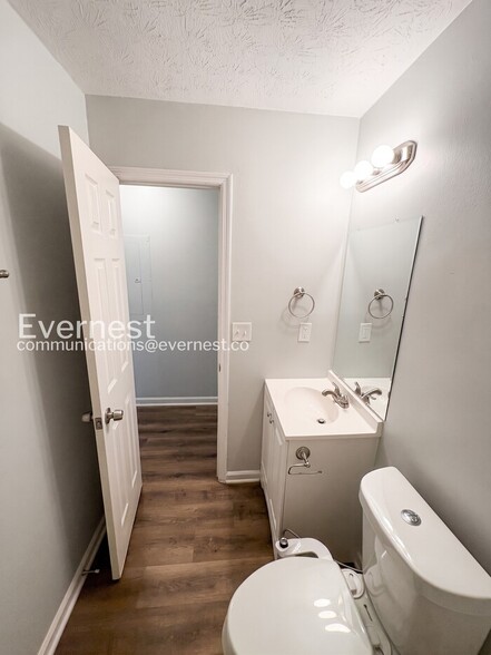 Building Photo - 206 Dove Pl