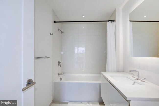 Building Photo - 2501 M St NW