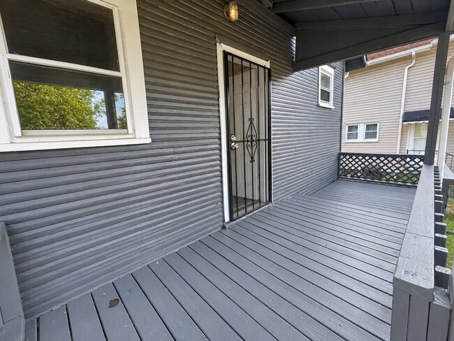 Building Photo - 1169 7th Ave