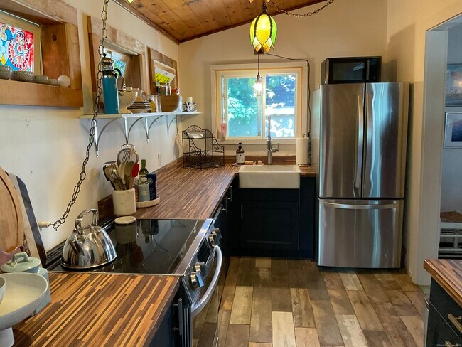 Building Photo - 14 High St