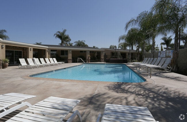Building Photo - Palm Lodge Estates