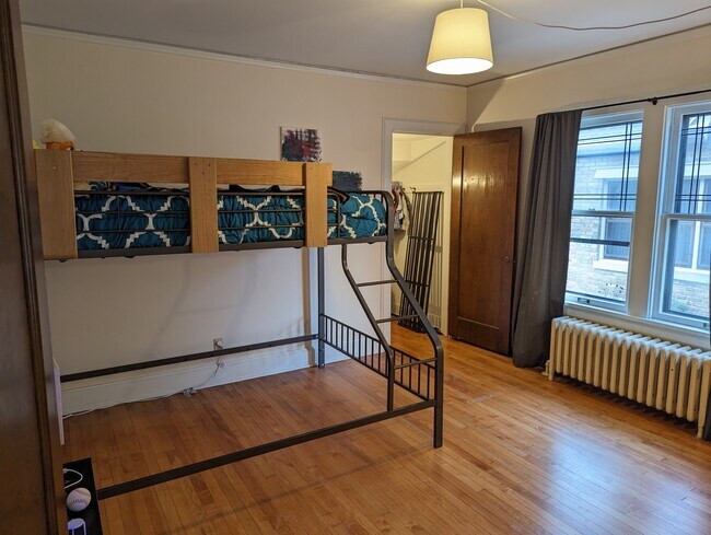 Building Photo - 2360 N 72nd St