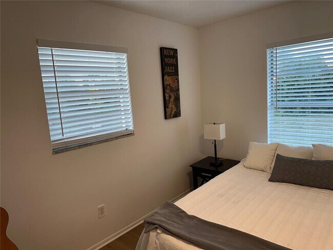 Building Photo - 9474 Tacoma Ave