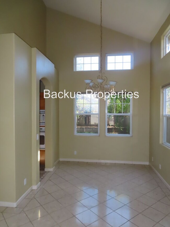 Building Photo - 1810 Lancashire Dr