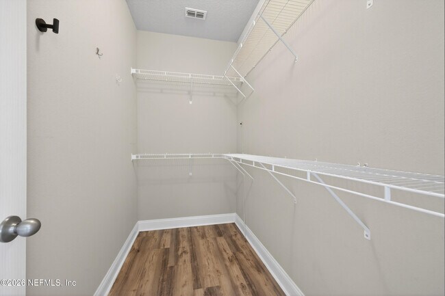 Building Photo - 234 Thistleton Wy