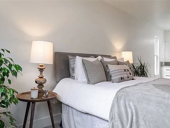 Building Photo - 243 Vista Ct