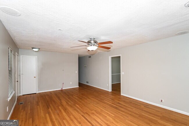 Building Photo - 3278 Pilgrims Ct
