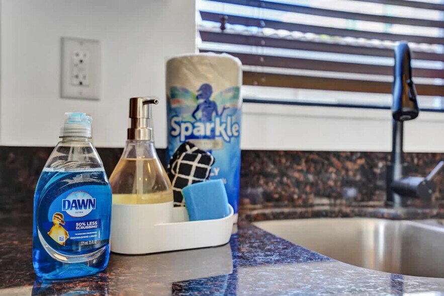 Building Photo - 333 Walnut St