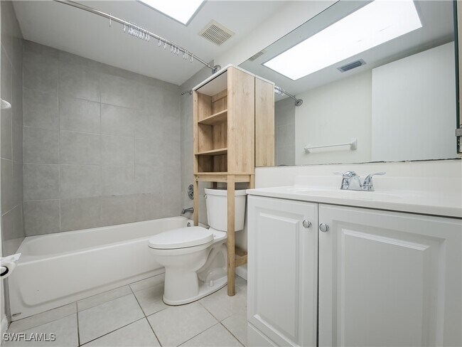 Building Photo - 15125 Parkside Dr