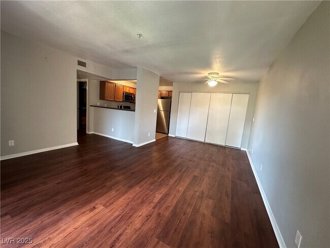 Building Photo - 2120 Sealion Dr