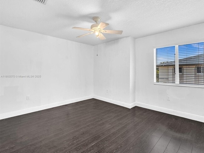 Building Photo - 2727 Treasure Cove Cir