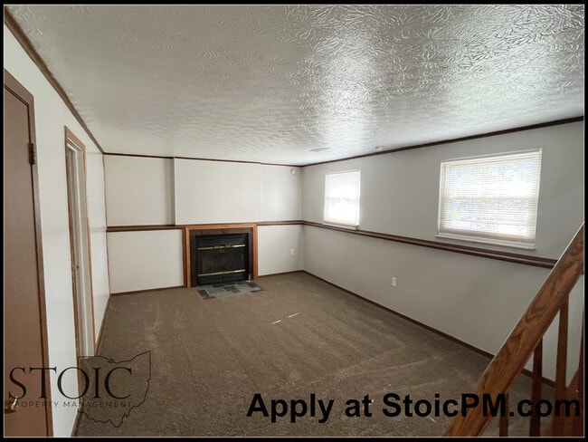 Building Photo - 3169 Earlington Ln