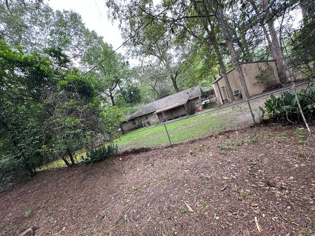 Building Photo - 801 Old Orchard Dr