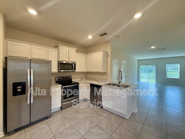 Building Photo - 7765 Legacy Trl