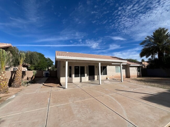 Building Photo - 4 BEDROOM IN BARKLEY RANCH!