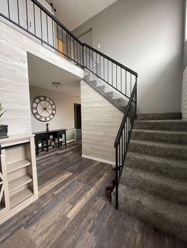 Building Photo - Unique & Fully Renovated Bloomington Home