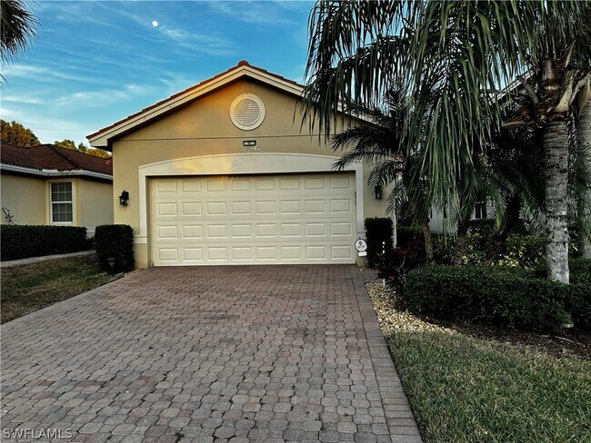 Building Photo - 10547 Carolina Willow Dr