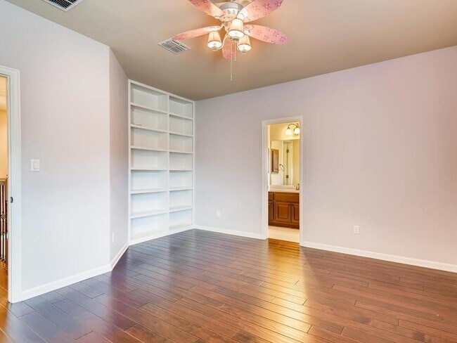 Building Photo - 215 Reveille Rd