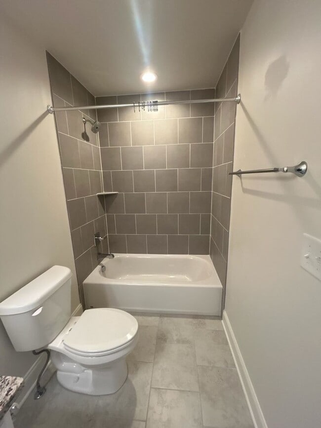 Building Photo - 3BR End-Unit in Westhaven | Main-Level Primary + Office + Bonus Room