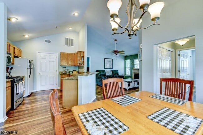 Building Photo - 5803 Tudor Dr