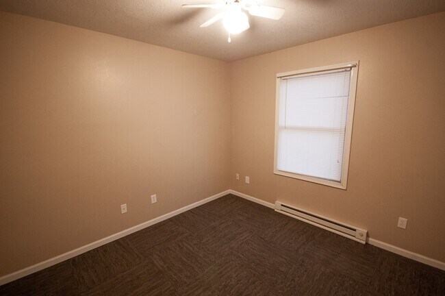 Building Photo - 101-103 South Plum