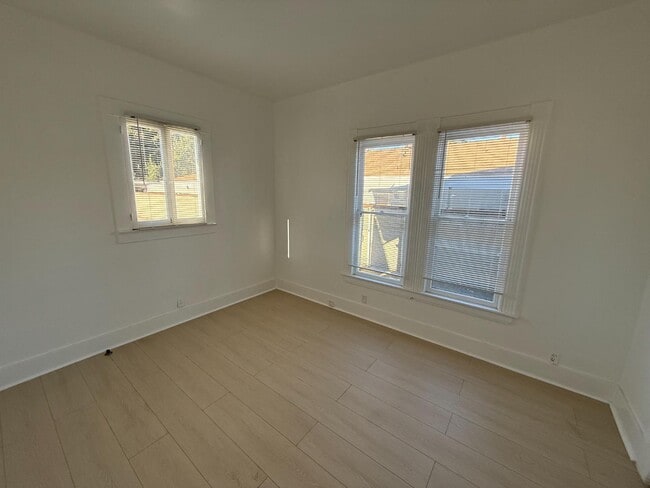 Building Photo - 563 San Francisco Ave