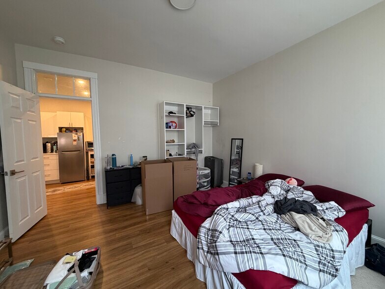 Building Photo - 16 Aberdeen St