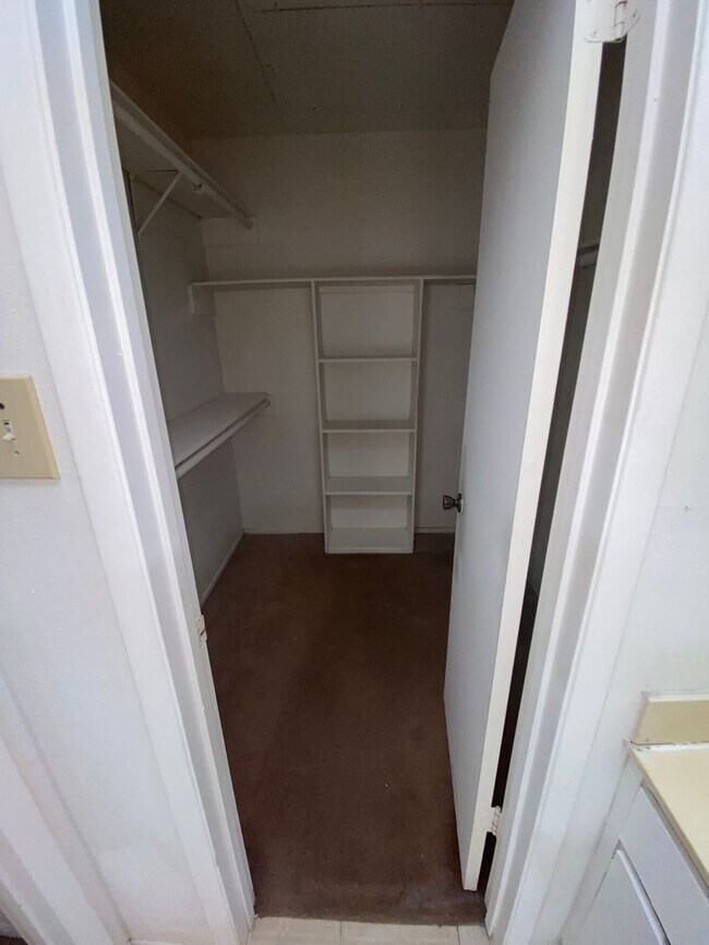 Building Photo - 1 bed 1.5 bath Apply now! $200 Move in Spe...