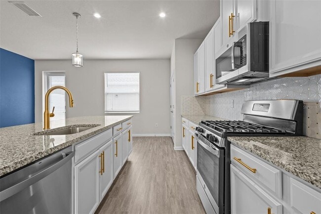 Building Photo - 15384 Caravan Ave