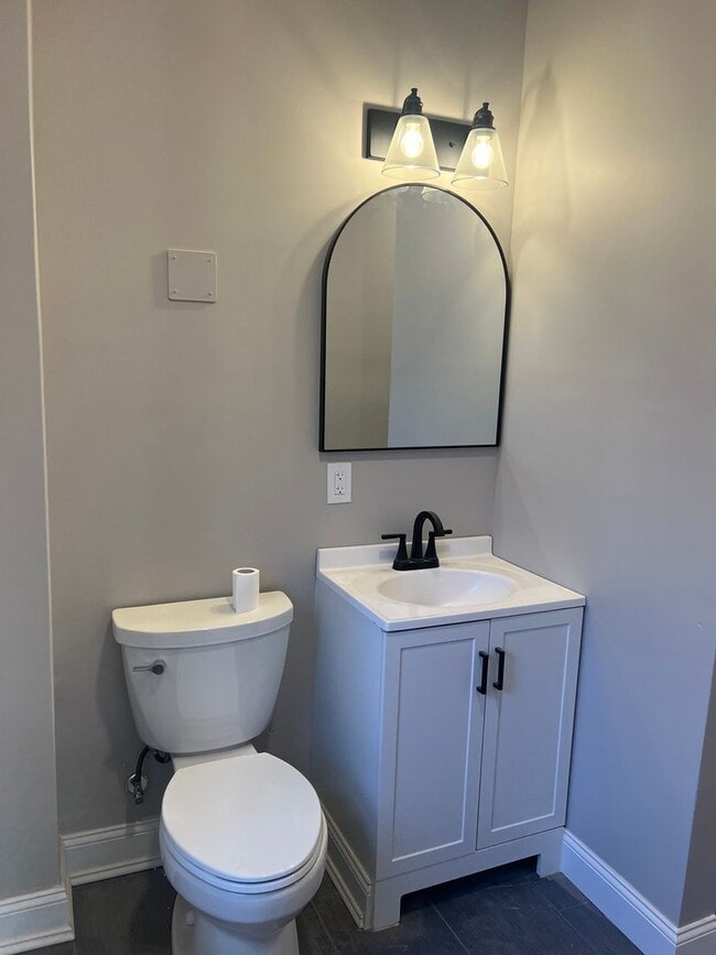 Building Photo - 326 State St