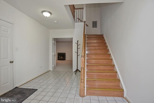 Building Photo - 4002 Rosemeade Dr