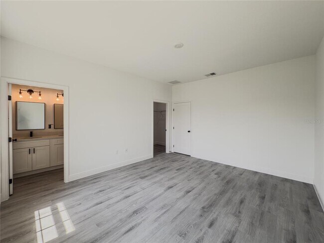 Building Photo - 4240 SW 169th Ln Rd