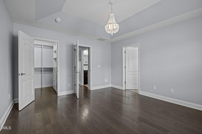 Building Photo - 6052 Kentworth Dr