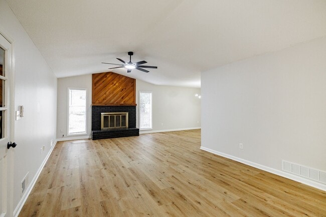 Building Photo - Updated Home in Ansley Park!