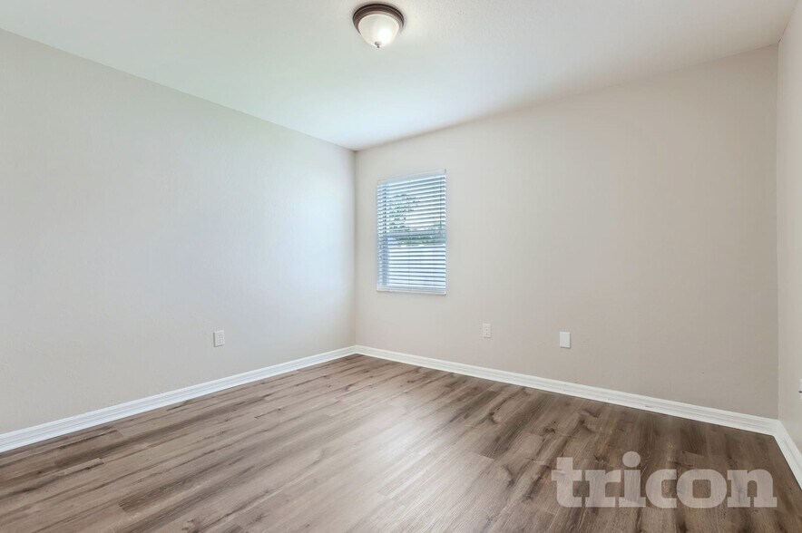 Building Photo - 13530 Coronado Dr