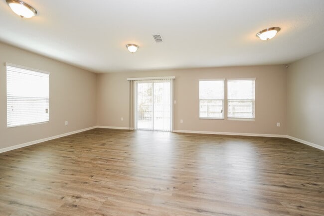 Building Photo - 2126 Tyson Lake Dr
