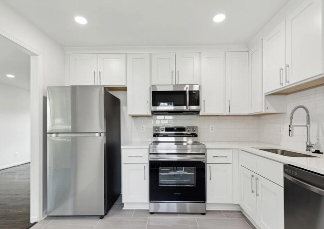 Building Photo - 5522 Lanham Way