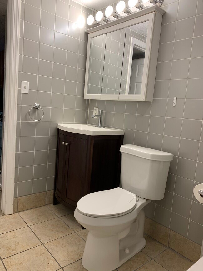 Bathroom - 50 Kenmore Ave