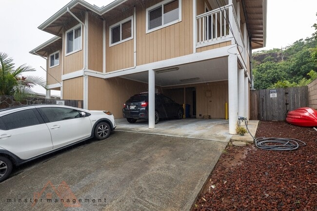 Building Photo - 1568 Kupau St