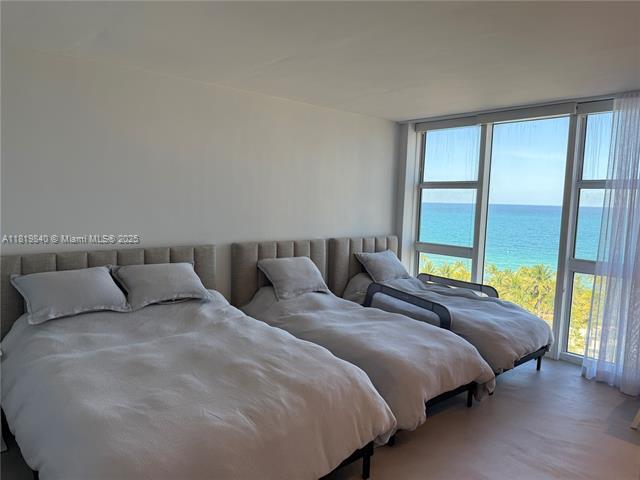 Building Photo - 10275 Collins Ave