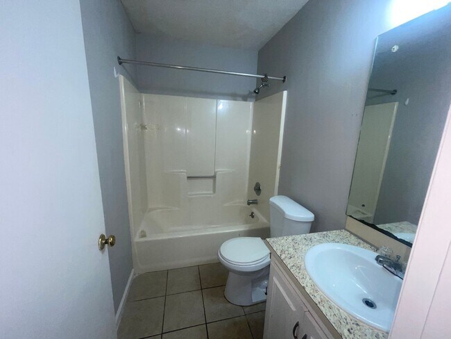 Building Photo - Renovated 3 Bedroom 2 Bath near Fort Moore