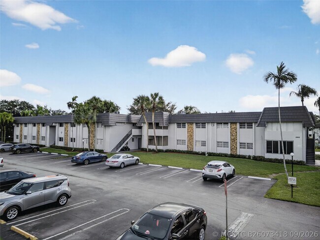 Building Photo - 8400 W Sample Rd