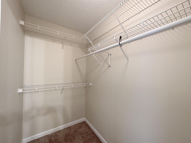 Building Photo - 410 Bubble Creek Ct