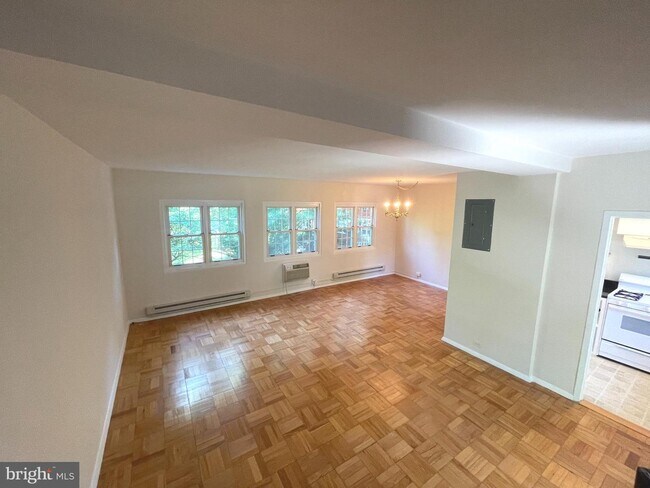 Building Photo - 3569 Martha Custis Dr