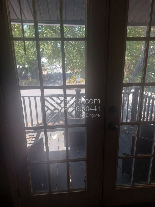 Building Photo - 3595 Woodbriar Cir