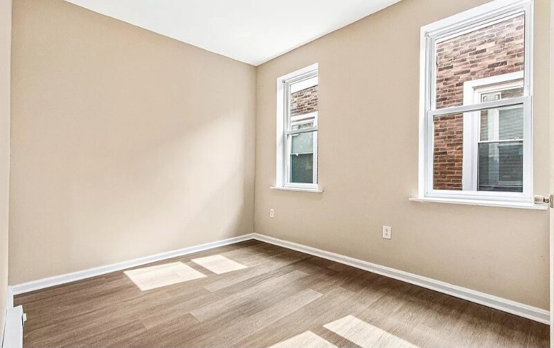 Building Photo - 6025 Catharine St