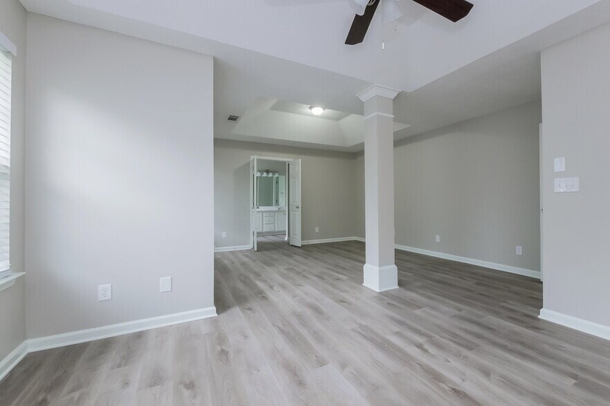 Building Photo - 1423 Buckingham Ct