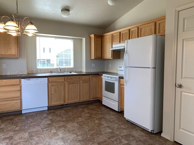 Building Photo - Adorable 3 bed 2 bath home in a quite Cald...