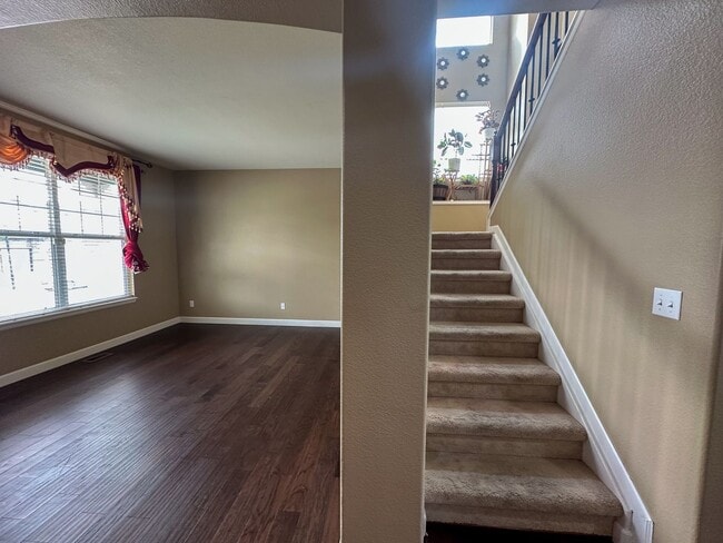 Building Photo - Horseshoe Ridge 4bd 3ba 2,522sq.ft. home FOR RENT!